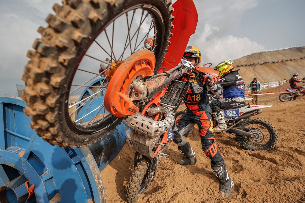 Wyniki kwalifikacji #RedBull111Megawatt:
1. <a href="/NathanWatson99/">Nathan Watson</a>  
2. <a href="/JosepGarcia26/">Josep García</a> 
3. <a href="/JonnyWalker_22/">Jonny Walker</a> 
4. #WilliamBolt
5. #TaddyBlazusiak

Pełna lista ➡️win.gs/RedBull111Mega…