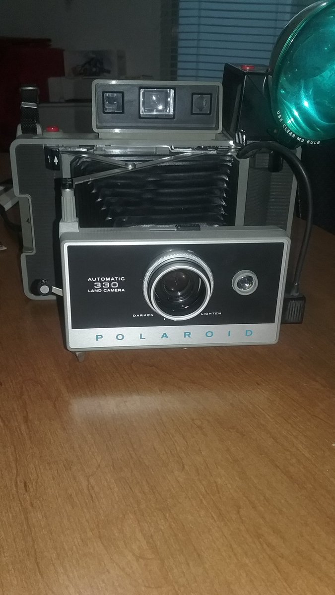 abigmanrunning's tweet image. An awesome piece of history, photography&apos;s and mine. My grandmother owned a Polaroid land like this. #PolaroidLand 330
