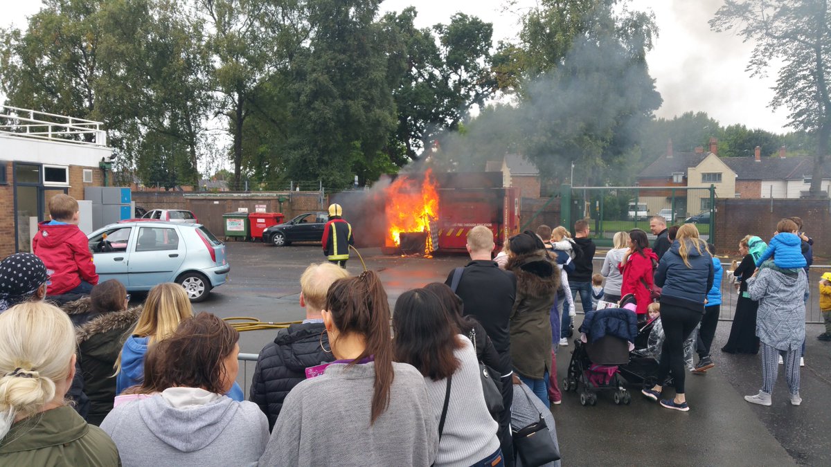 BillesleyWMP's tweet image. A wonderful event @BillesleyFire . It was great to see so many attend, #WMNow, #ActiveCitizens. #PDDelph woke up after the end of the day - remember we start our #CommunityWardCafe on Monday at 11.00 #WarstockCommunityCentre. @InspMurrinWMP @martin_cadd