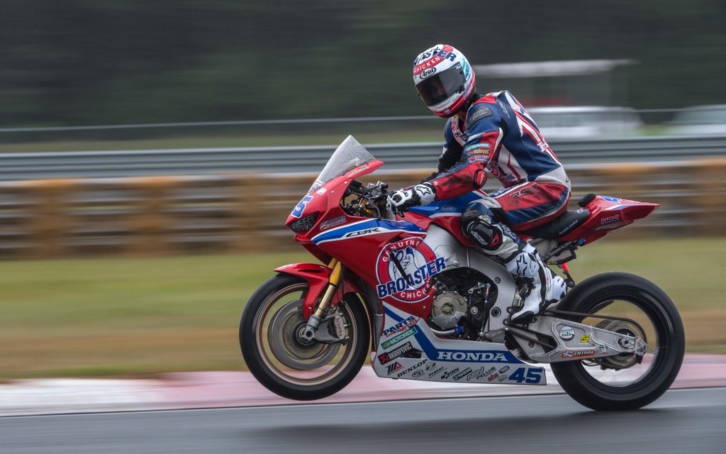 A wet and wild Superpole session. <a href="/BobbyFong50/">Bobby Fong</a> on row 2 in P6 while <a href="/CamPetersen72/">CamPetersen</a> grabbed P7. Conditions are expected to be the same so the boys will be ready to take the fight to the field!

#letsgetit #ridered