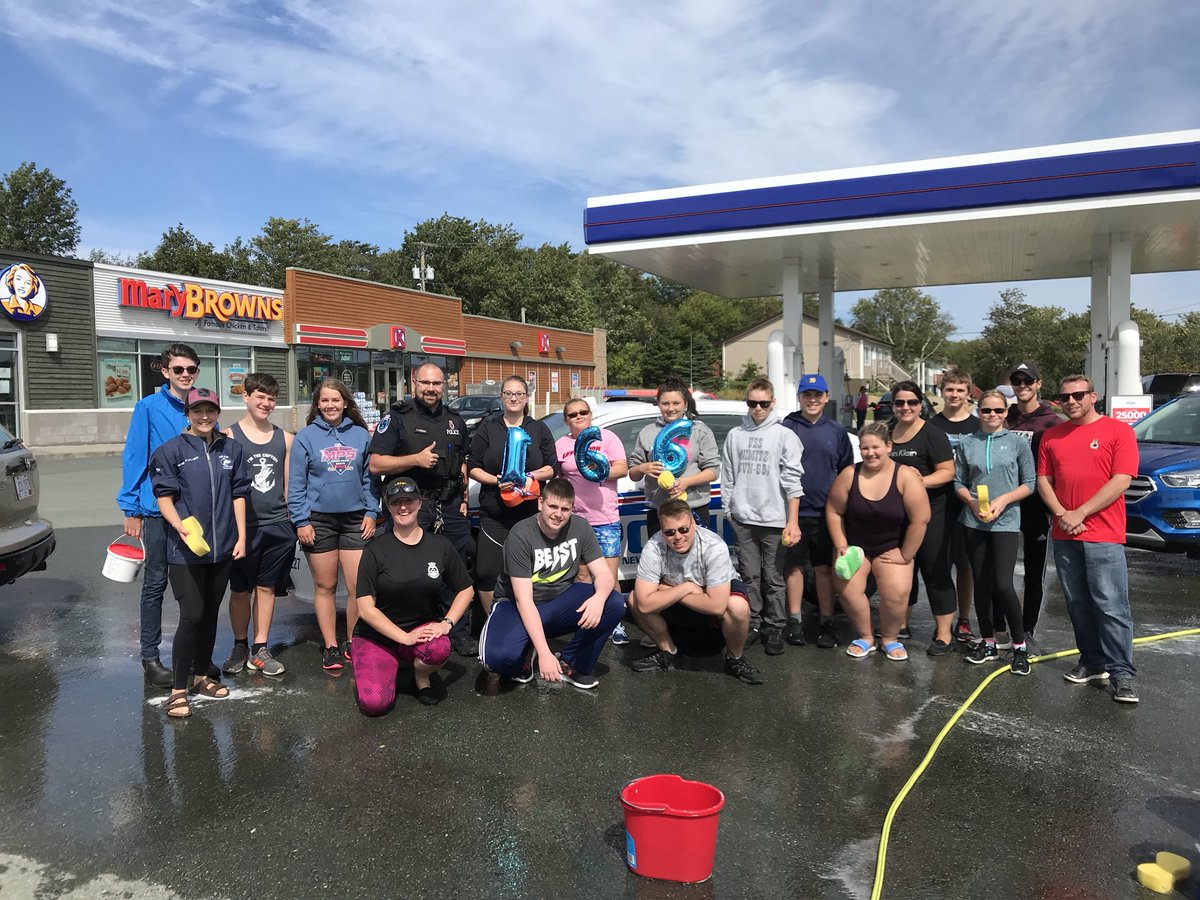 Paul_Edwards18's tweet photo. Thanks to the @RNC_PoliceNL and Constable Kennedy for their support! Stop by to support @166SeaCadets and get a killer car wash. We’re here until 3:30! @AtlCadets @590VOCM https://t.co/ezxVdvBSbB