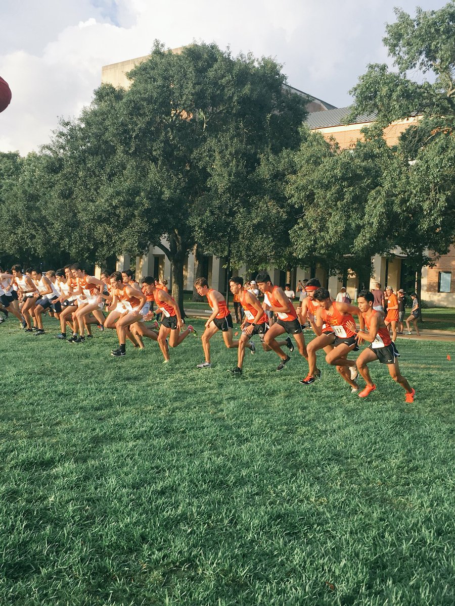 USTAthletics's tweet photo. Men place 8th out of 10 teams. Only non NCAA D1 or D2 school in the race. Solid performance overall! #ustxc #ustcelts #riceinvite https://t.co/I6BQbGtFbk