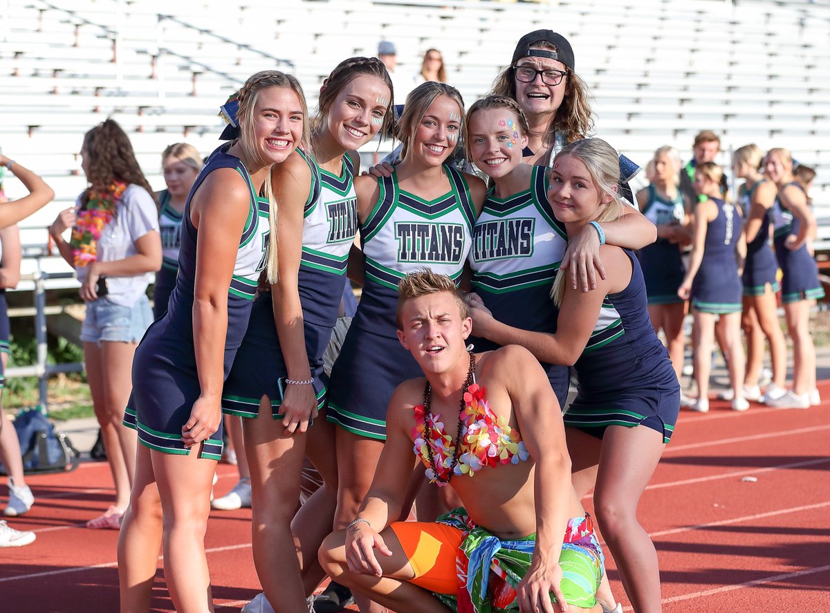 kdhansenpics's tweet photo. @SyracuseStrong @SHSTheCurse @SHS_Titan_Cheer @abbyjohansen @mary_lyons7 @SadieWattsups @19lpoePoe @heidigrotepas @Mariah_Sparrow #shsiwashere https://t.co/TMXwuV0RGB