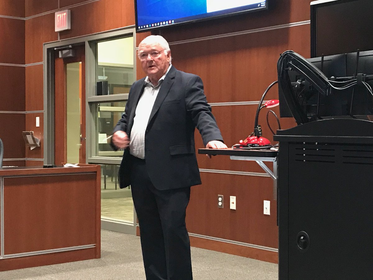 StevenAgee's tweet image. With former OKC Mayor Ron Norick, OKC City Manager Jim Couch, and Exec. Director of the Oklahoma Municipal League Mike Fina, at our new class on Leadership &amp;amp; Public Administration for individuals interested in Municipal Governance.  Great turnout with over 30 students in class!