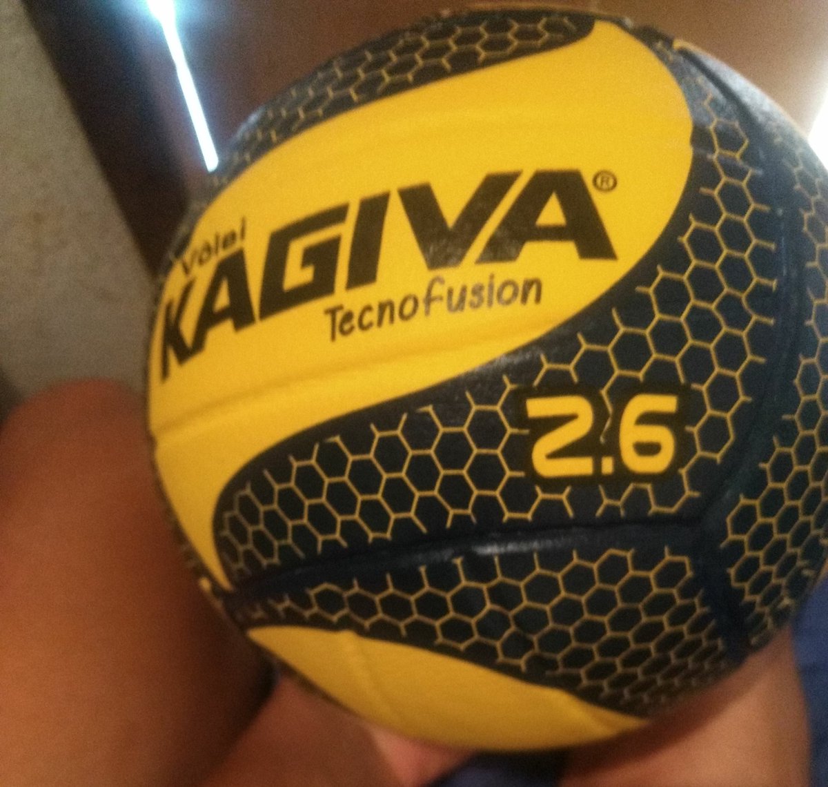 ProjetoWolves17's tweet photo. Projeto Wolves crescendo cada vez mais.. 
Galera do vôlei Wolves deu duro para conseguir arrecadar para a compra dessas bolas.. agradecemos demais a todos que nos ajudaram na compra de um ou duas rifas,nessa pequena ajuda conseguimos 6 bolas.

@voleiwolves🐺💙🏐
Vem pra alcatéia. https://t.co/Hp7vZSgV4m