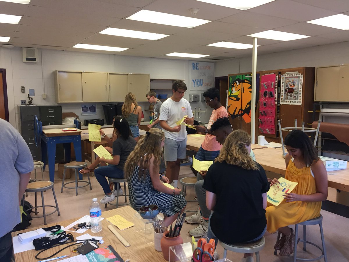 NBCceramics's tweet photo. Students engaged in small groups with their ice breaker activity! 🎨 https://t.co/Ntfxrk0rDY