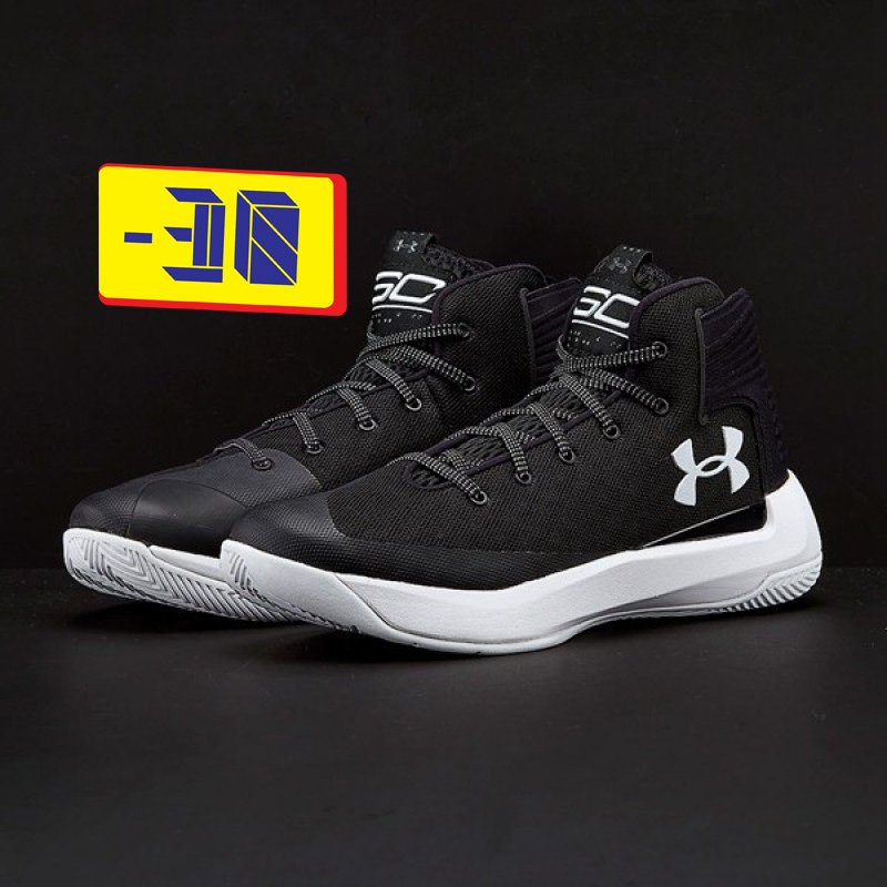 frecoshcom's tweet photo. Under Armour SC 3ZER0 https://t.co/qxWqwin0PR https://t.co/MmRnmH54Ky
