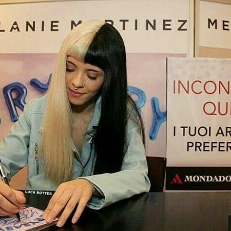 LoveSupportMel's tweet photo. Most artists create music to get famous/successful. @MelanieLBBH does it cause she love making music/art. Melanie is focused more on her work than she is about the accolades. It's one reason why I love her #MelanieMartinez https://t.co/I1VSBenAi2
