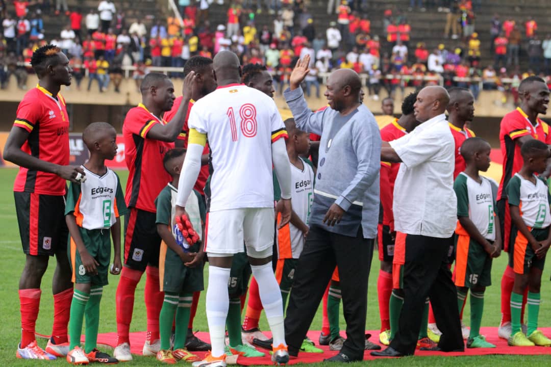 OfficialFUFA's tweet photo. #UGATAN: Team inspection before kickoff.
#AFCON2019Q #Tuddeyo
@Airtel_Ug @NileSpecial @EcobankUganda @NIC_Uganda @BidcoUganda @betlionUG https://t.co/6RGGaso8XJ