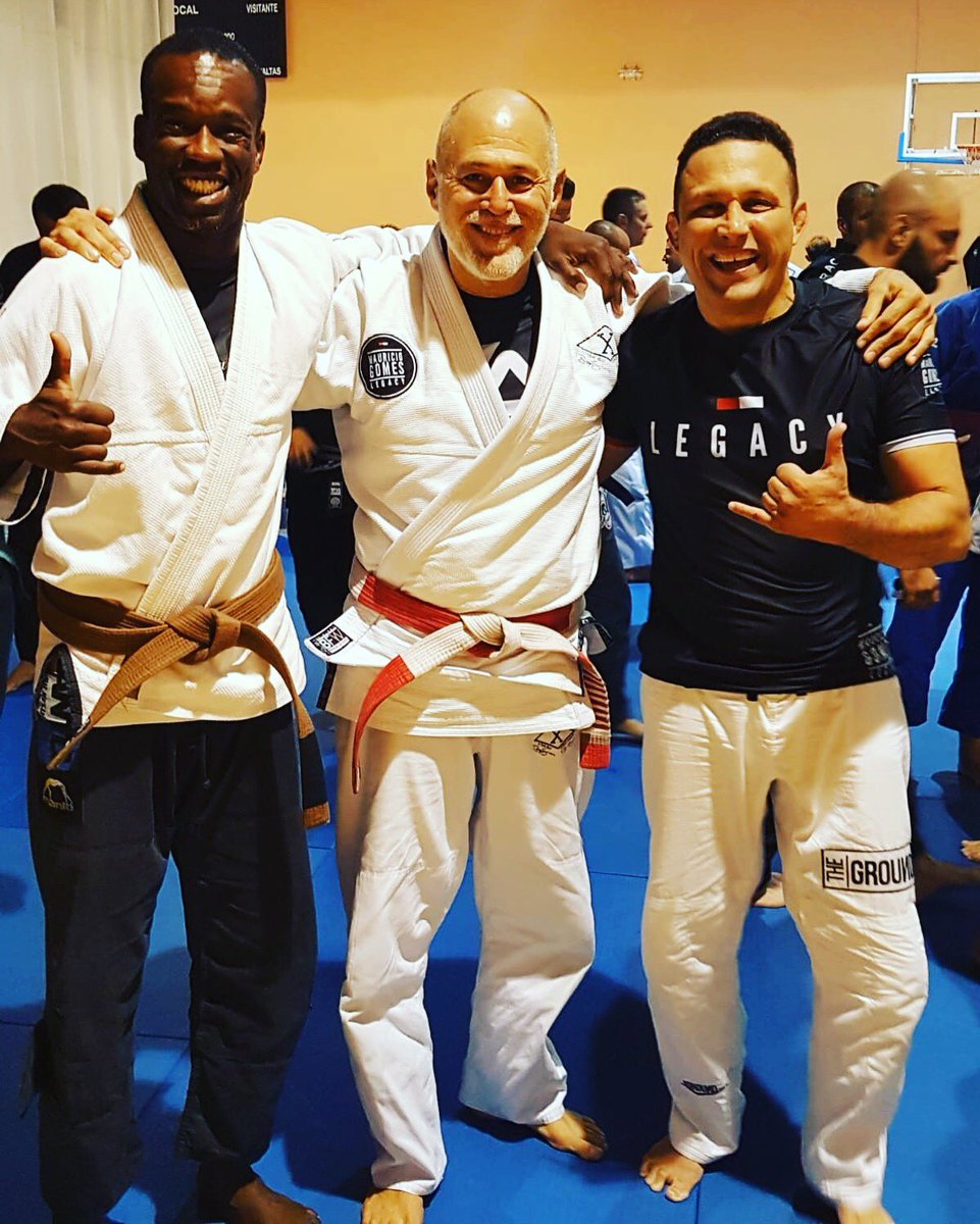 CruzDesign2's tweet image. The was pleasure to training with master Mauricio Gomes and @RenzoGracieBJJ .
Thank you