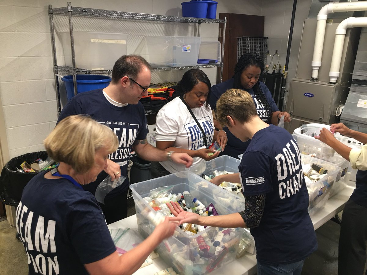 AnthonyReau's tweet photo. One Saturday protecting dreams with some of Ohioβs best and @AkronRmh
#dreamsprotected. #dreamsrestored https://t.co/P3fMFiFVgx