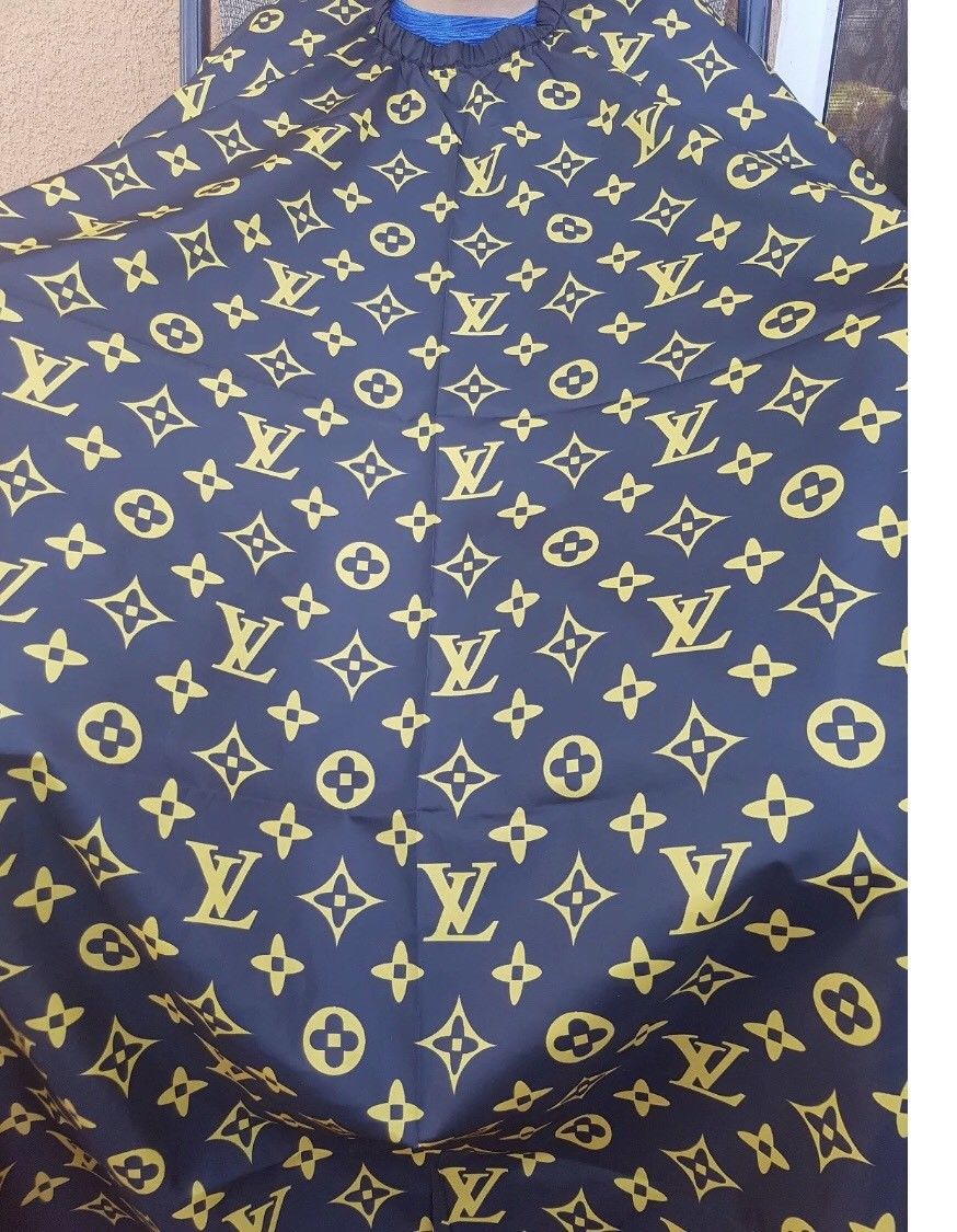 Barber/Stylist T.Money on X: Black and Gold LV #Barber #salon #hair  cutting and #styling #cape 55”X60” What a nice item to have!    / X