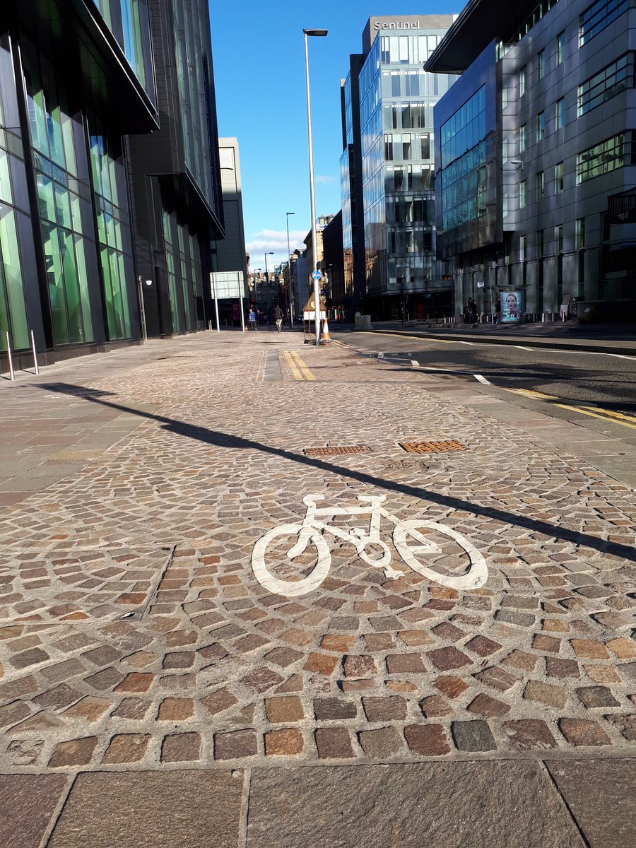 LizzieReather's tweet photo. @JoeSoap76 Here we go. A bit late for #GlasgowCycleInfraDay18 but here's Glasgow's answer to the #Kattenberg. https://t.co/C1caa0LdXy