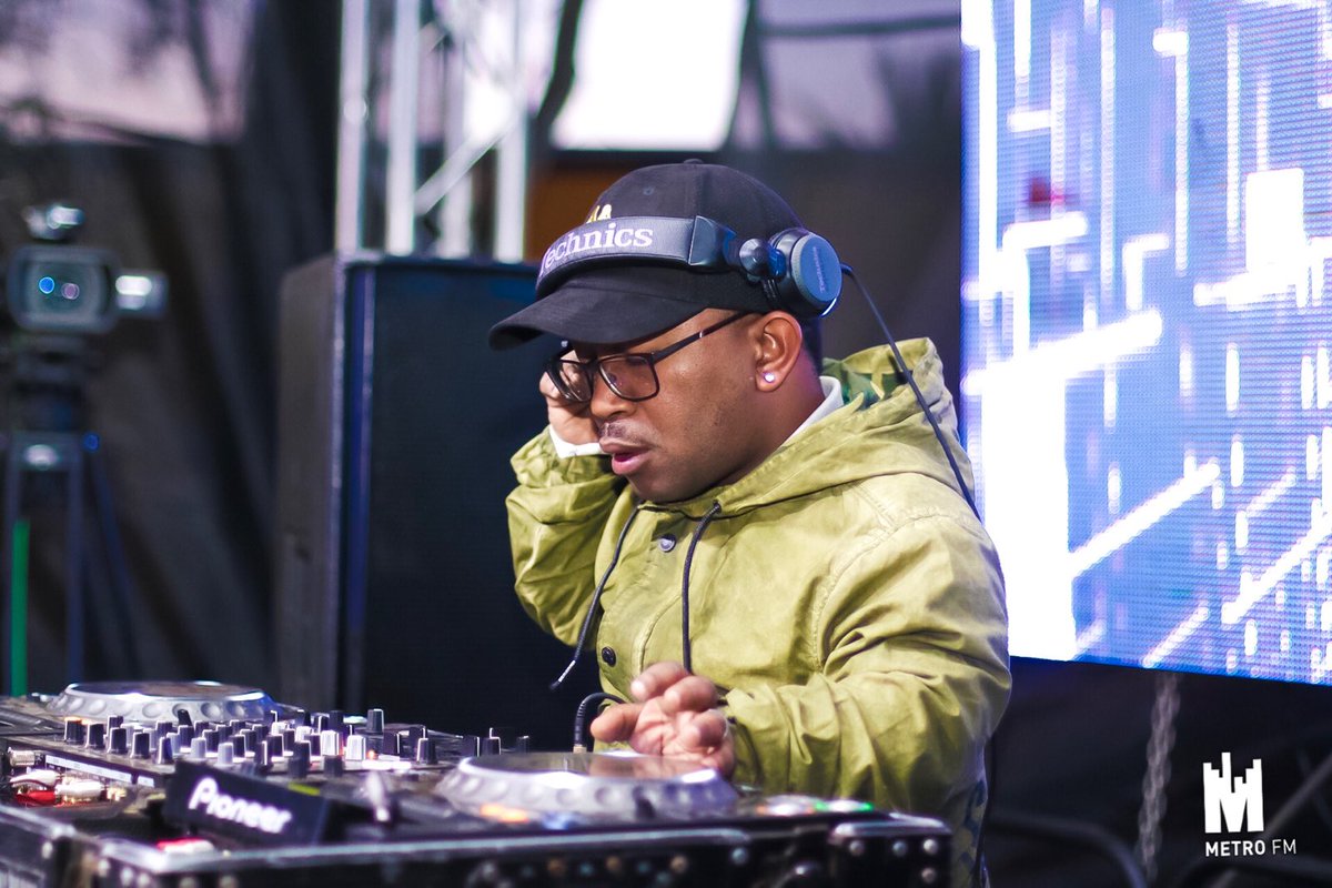 METROFMSA's tweet image. .@DJFinzo gave the people what they want
#SpringJumpOffCookOut
