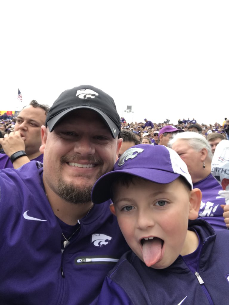 CodyWhitney2's tweet photo. Let’s Go Cats!!!! EMAW!!!! #KStateGameday #EMAW #FutureWildcat https://t.co/gzvJurYXa2