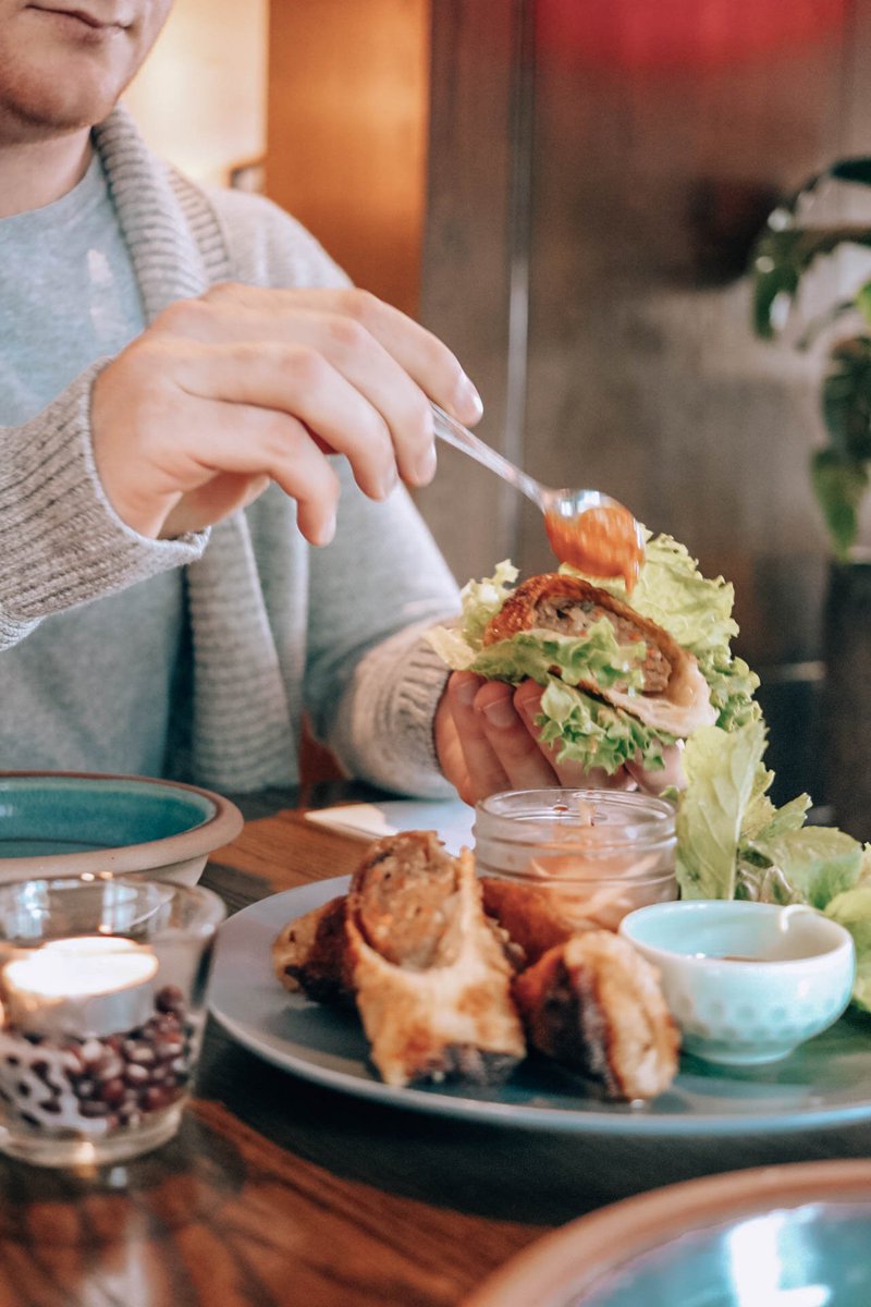 theglobediary's tweet image. Busy blogging about this incredible dinner a few weeks ago in #Calgary #YYC at #ForeignConcept 😍🙌 #yycfood It will be LIVE tonight!!