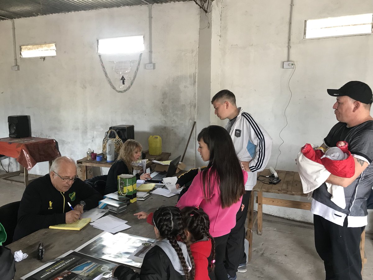 TurcoEdgardo's tweet photo. Campaña de socios #Defensa barrio San rudecindo #Varela #TuClub #TuCiudad #TusColores https://t.co/WUOQCzgStI