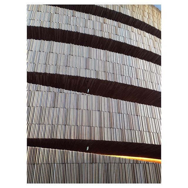 studioulanowski's tweet photo. Timber slats and openings at Oslo Opera House by @snohetta
.
.
.
#timberwall #operahouse #snøhetta #oslo #studioulanowskitravels https://t.co/bcrmruytkI https://t.co/uDmni89os0