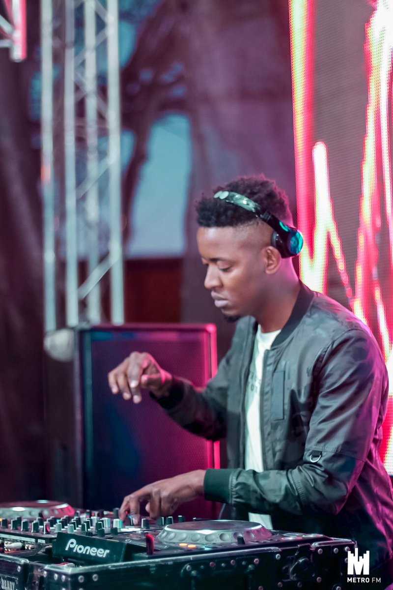 METROFMSA's tweet image. .@SunELMusician x Somi 
#SpringJumpOffCookOut