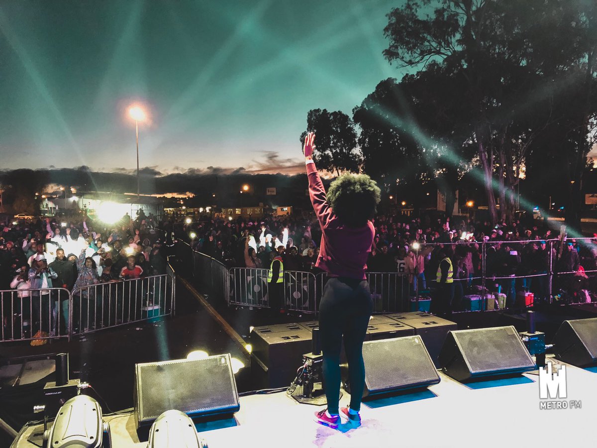 METROFMSA's tweet image. .@SunELMusician x Somi 
#SpringJumpOffCookOut