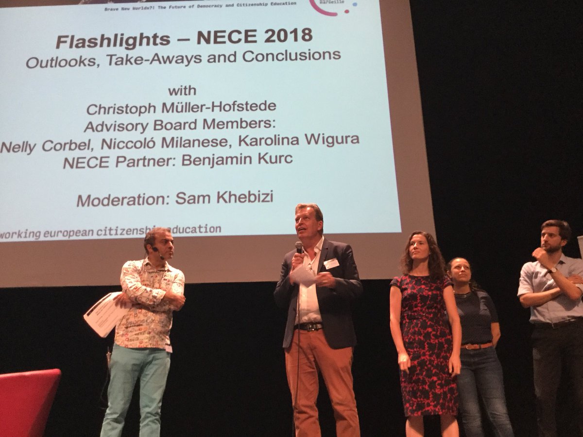 bpb_de's tweet photo. That‘s a wrap! #NECE2018 endet mit „flashlights“ der Konferenz und dem Blick nach vorn. Damit ist auch der #KonferenzMarathon im Ziel. Vielen Dank an alle, die dabei waren! Wir „sehen, hören und streamen“ uns bald wieder!
Re-live!? Hier entlang: https://t.co/mtBDX5K1Ji https://t.co/t7lV4ipozf