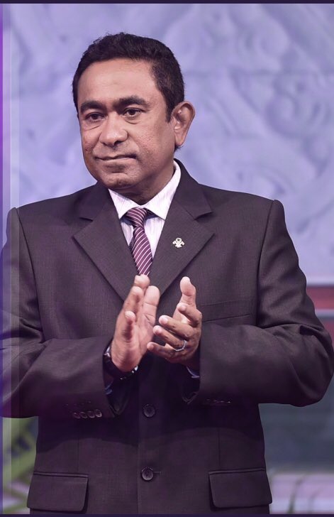PwncesssamaSa's tweet photo. Ufaavanee Dhivehiraahjjeyge Raeesuljumhooriyya Abdulla Yameen Abdul gayoom ihzzaitherikamaai sharafuverikamaai eku riyaazee dhauru furihama kurahvaa manzaru fennaathee

#CandidateNo1 ✅
#YameenShaheem2018 https://t.co/fIl5E9S7rC