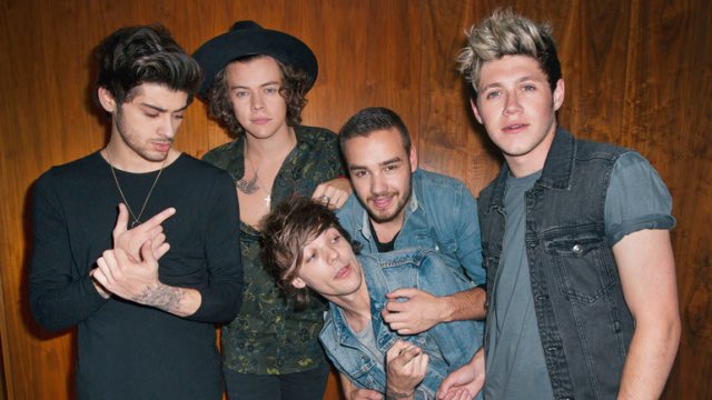 inblueeeeee's tweet photo. #1000daywithoutonedirection didn’t like them back then but still miss them back then https://t.co/CX9Pde5sAe
