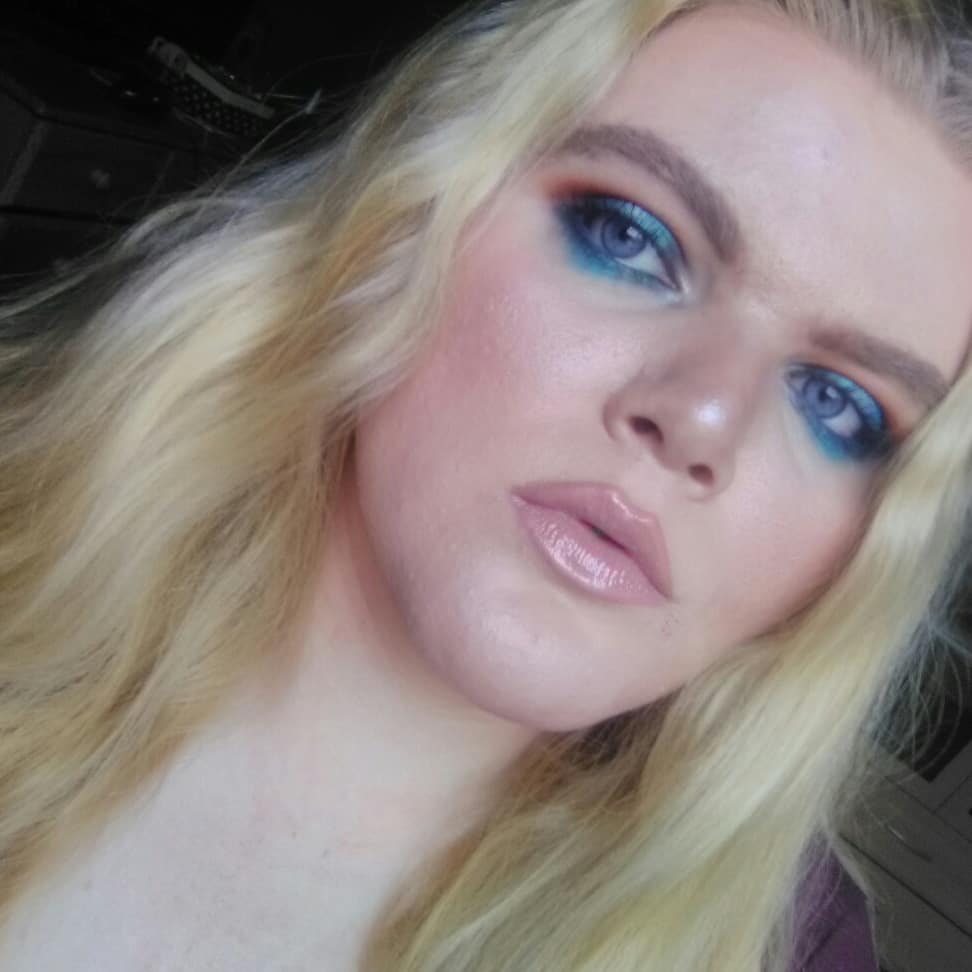 #ProjectThrowback Really like how this recreation came out! 

#makeup #blueeyes