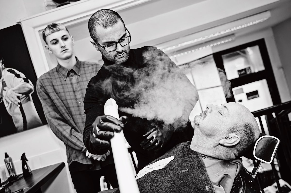 Men’s shave facial taught with the #GBBA team #barber #barbereducation #menshair #mensgrooming @DenmanJackDean <a href="/miketeducation/">Mike Taylor</a> <a href="/justbarberins/">JustBarber Insurance</a> <a href="/BarberProUK/">BARBER PRO</a> <a href="/salonservices/">SalonServices</a>