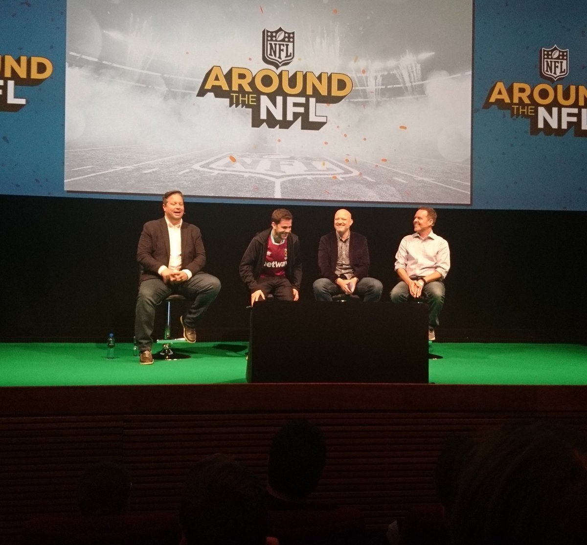 Great <a href="/AroundTheNFL/">Around The NFL</a> Q&amp;A with <a href="/DanHanzus/">Dan Hanzus</a> <a href="/MarcSesslerNFL/">MarcSesslerNFL</a> <a href="/ChrisWesseling/">Chris Wesseling</a> <a href="/greggrosenthal/">Gregg Rosenthal</a> &amp; @TamposiNFL was sooooo great to see you all live! Enjoy the rest of your time here 🇬🇧 🏈 🇺🇸