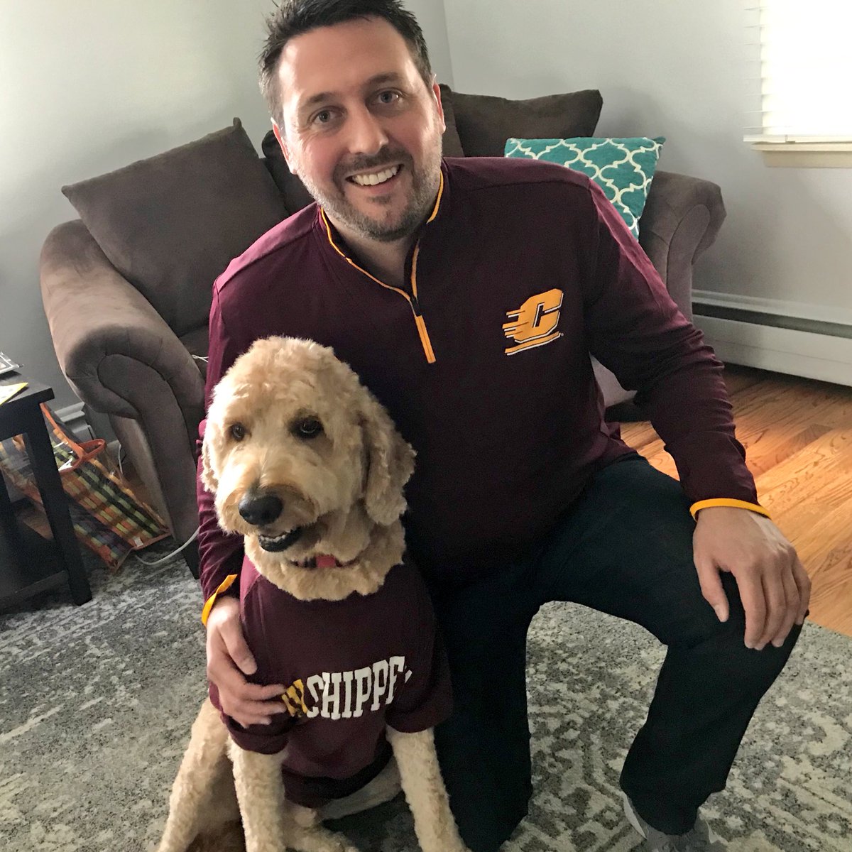 DGaken's tweet photo. Tailgate SZN! #FireUpChips https://t.co/NB7Kdo3GxG