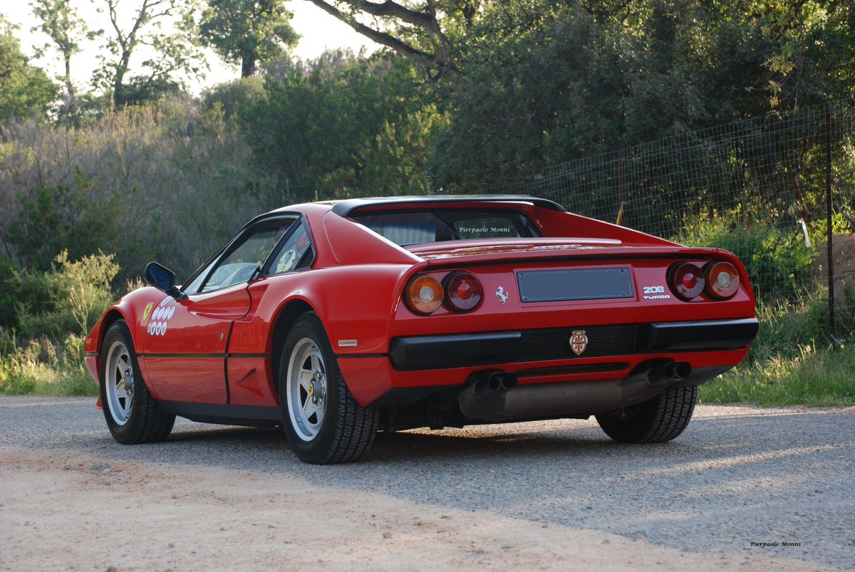 AAE_SARDEGNA_CA's tweet photo. Vista tre quarti posteriore Ferrari 208 Turbo, 220 Cv, Targa Oro ASI.... #Ferrari #F208 #Turbo #FerrariTurbo #Drake #Enzo #LaRossa #Cavallino #Horse #Luxury #LuxuryCar #Classic #Vintage #Oldtimer #AAESardegnaCA #AAE https://t.co/fGMmHifbH9