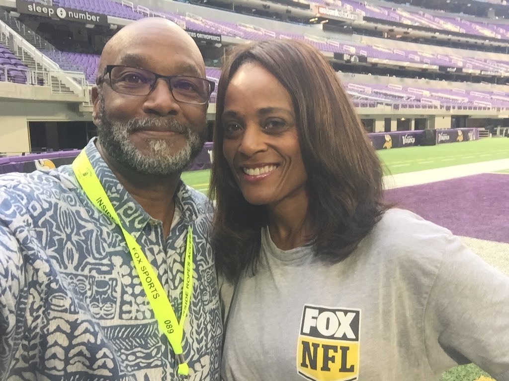 ReginaWMobley's tweet photo. Getting ready for week one ! It’s @Vikings vs @49ers https://t.co/DHxRRTSC9b