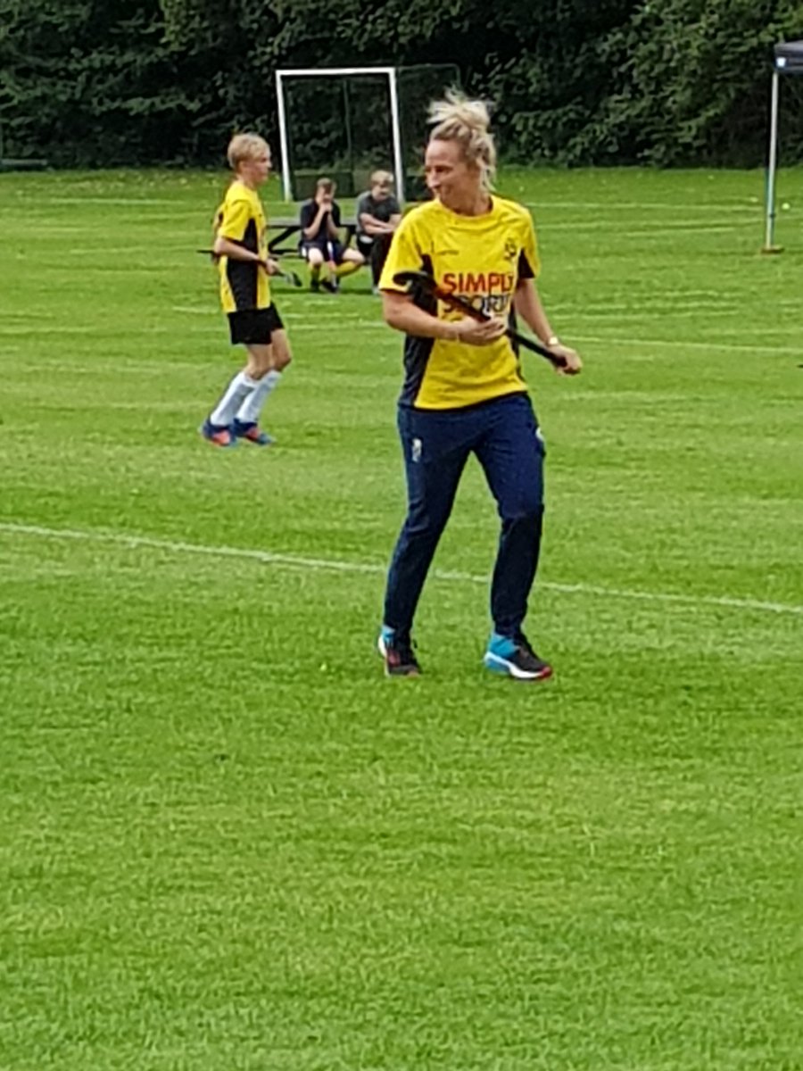 anna_treharne's tweet photo. Thanks so much to @stownsend7 for coming down to @KenleyHockey  50th birthday party and joining in all the celebrations! Even got her in a Kenley kit to make her debut on grass! Thanks Susie....you'd be welcome back anytime! #wheresthenewpitch #hockeyfamily https://t.co/wmjEzflzaz