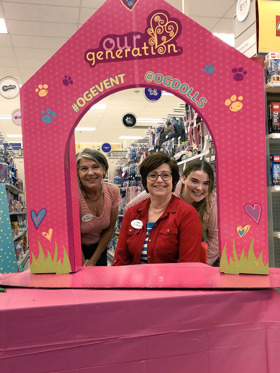 Who let the dogs out? Thank you to this amazing team for helping our littlest guests Adopt-a-Pup! 🐶🐾🏉#OGEvent #0984Medina #WorkSomewhereYouLove #BestTeamInRetail #WoofWoofGoBrowns