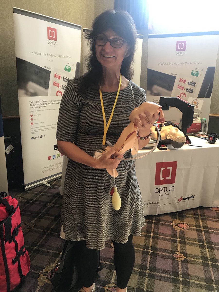 LucPowls's tweet photo. Points mean prizes when @MarshallHelene presents! Congratulations to Fiona for winning the #VoxVote baby @BASICSScotland #BSAC18 https://t.co/BQ0YprxXPt