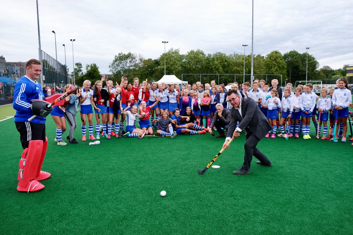 Stadspartij's tweet photo. Opening van het waterveld bij de Mixed Hockey Club Purmerend. https://t.co/K8WgamEBYx