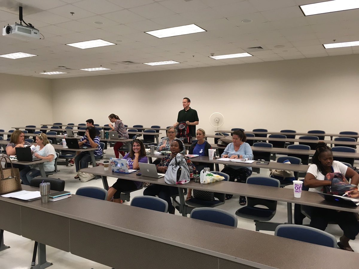 WCU_ED's tweet photo. 100 future leaders of our schools in Ed Leadership classes on Saturday! #LeadMs #CareyStrong @WmCareyU @MissDeptEd @MsMAMLE https://t.co/v0FWWU9Na7