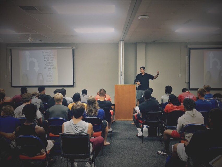 FreeTimeTrader's tweet photo. Thankful for #Habitudes and @GrowingLeaders for helping train me to communicate timeless truths in culturally relevant ways. It’s exciting to see the next generation of leaders rising up and standing tall @BearkatSports @SamHoustonState https://t.co/p9tTBcMy5C