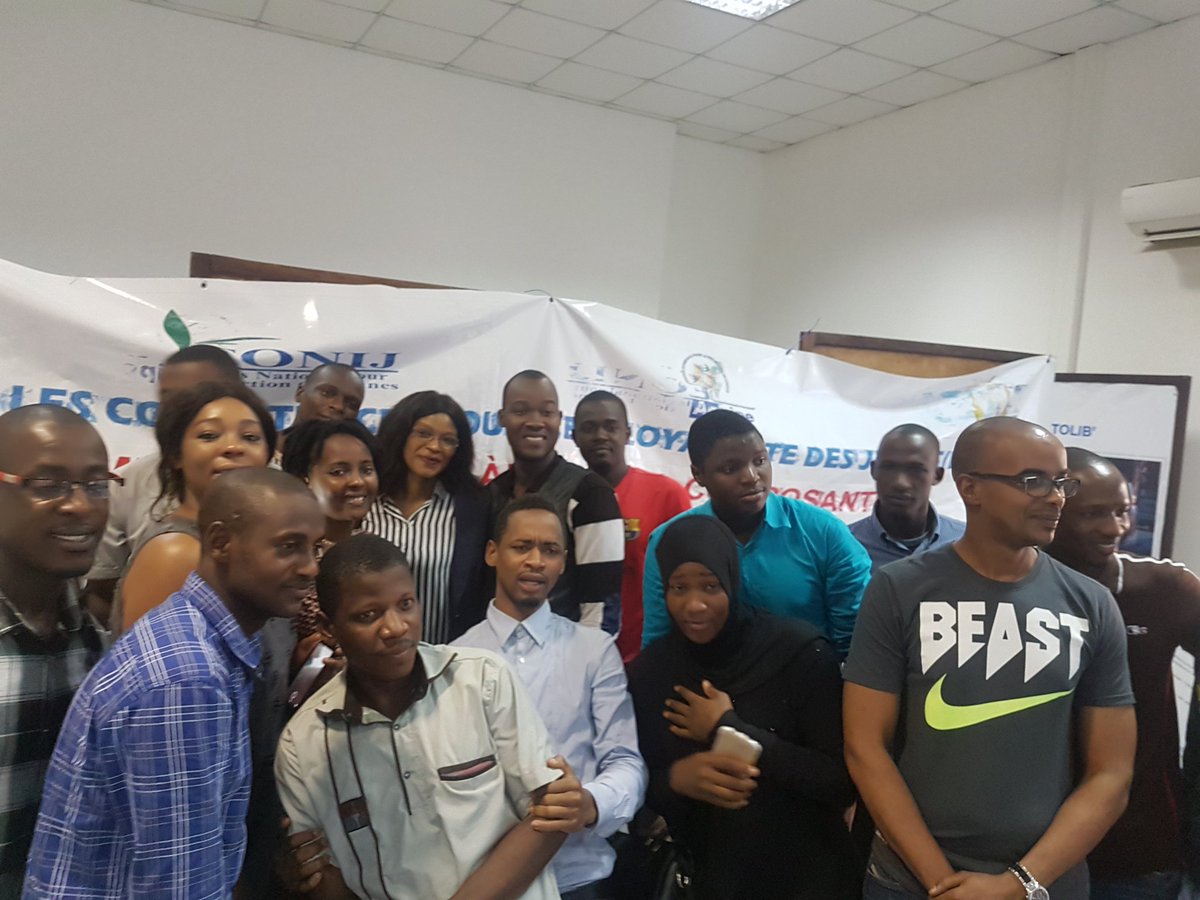 sirasaad03's tweet photo. Étape 2 #Formation la Notion de Propriété #Intellectuelle par Dr @sidibe_diaka 👏👏💪 waouh quelle Éloquence et quelle Énergie... 
#AgroGuineeLab 🏢🌱
#Soutenonsnosjeunes https://t.co/1uCgbWc1FD