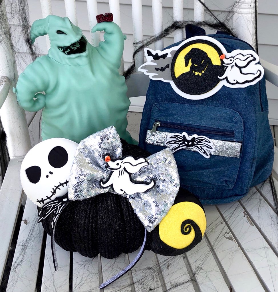 MMMpacks's tweet image. One more hour until you can purchase your Nightmare Before Christmas Accessory Pack! 🎃🎄🙌🏼 LIMITED QUANTITIES. Don’t forget to order your MMMpack bag as well! . 3pm EST! mmmpacks.com
#nightmarebeforechristmas #mickeysnotsoscaryhalloweenparty #disneysmallshop