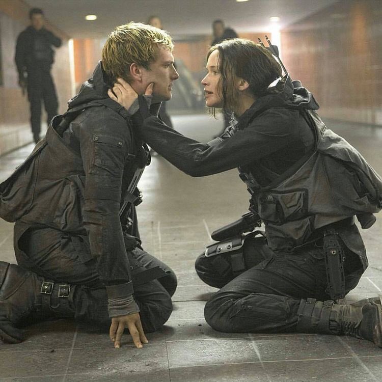 flowertvs's tweet photo. — hunger games https://t.co/e3dIk7m8gT