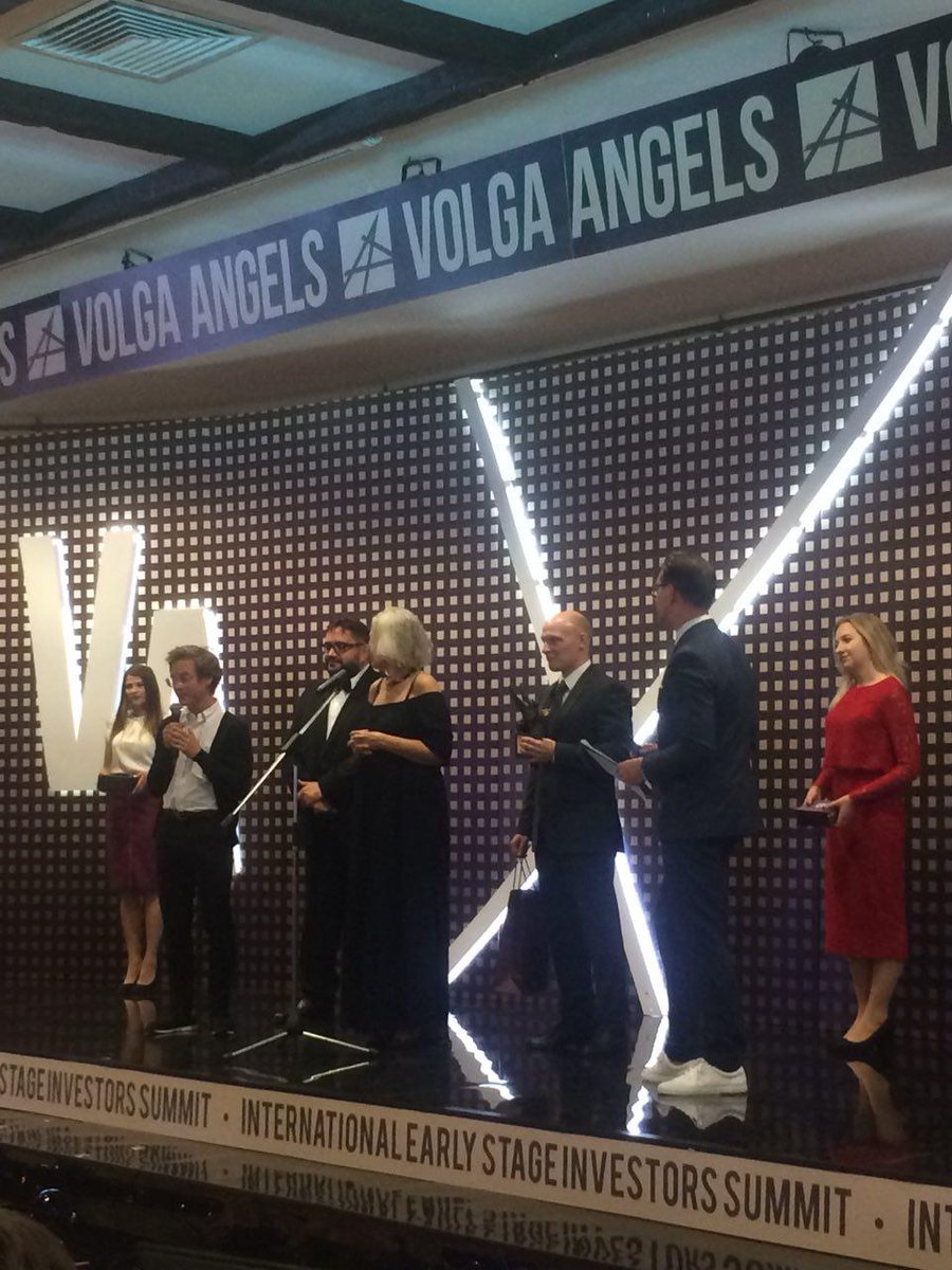 volgaangels's tweet photo. Вручение премии Early Stage Investments Awards на саммите #volgaangels. https://t.co/u89iMeKglH
