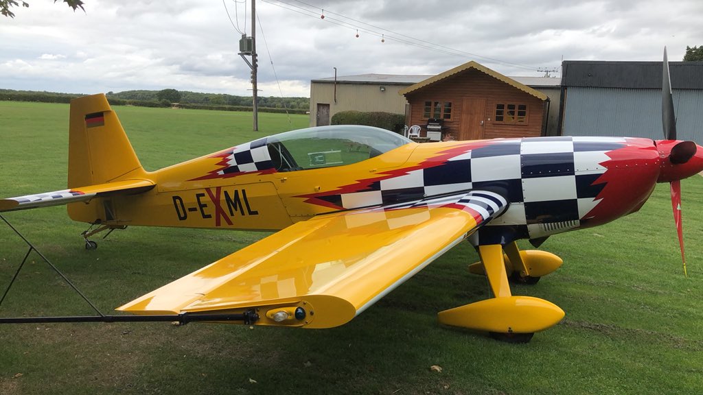 GlobalStarsTeam's tweet photo. The latest addition #extra300s arrived today for the #globalstars #team this aircraft being dissembled this week for wrapping in #teamcolours then packing and shipping to #Vijayawada for the #festival on 23-25th November. https://t.co/iykeU4PGWC