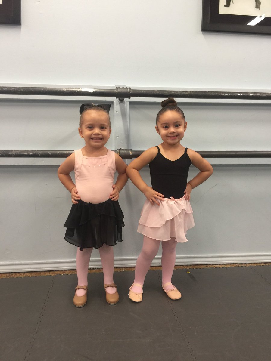 amaworsham's tweet photo. Today, we danced and we loved it! @_michellelee12 @er_garza252 @melbasdance #dancelikeamelbasgirl #melbasdance #day1 https://t.co/NYxlaISVTq