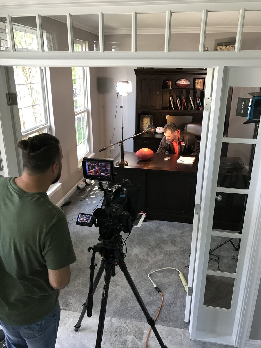 universlwindows's tweet photo. Browns season is here!!! Here we go Brownies, here we go!! Woof woof!
We're so excited, we teamed up with the legend, Joe Thomas!! Our new commercials are on their way to a screen near you!! Watch for them!@Browns #universalwindowsdirect #uwdproud #gobrowns #joethomas https://t.co/7mKfZqoZ6f