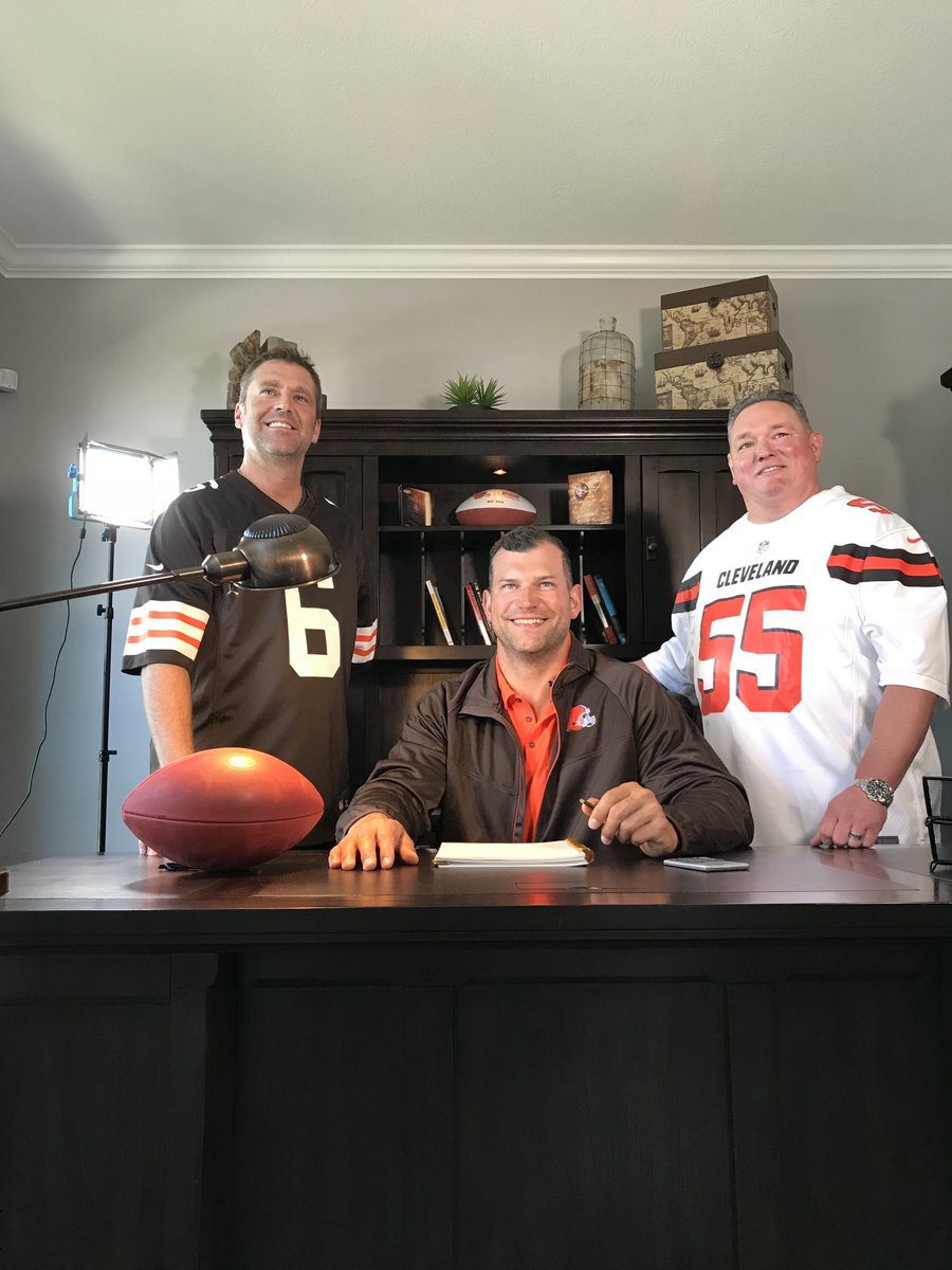 universlwindows's tweet photo. Browns season is here!!! Here we go Brownies, here we go!! Woof woof!
We're so excited, we teamed up with the legend, Joe Thomas!! Our new commercials are on their way to a screen near you!! Watch for them!@Browns #universalwindowsdirect #uwdproud #gobrowns #joethomas https://t.co/7mKfZqoZ6f