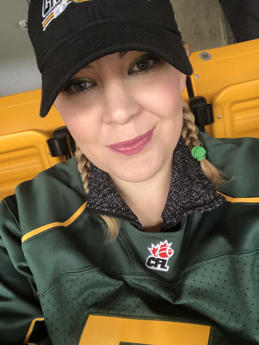 SportPrincess89's tweet image. Let’s do this, boys!!! #LaborDayRematch #CFLGameday #GoEsksGo