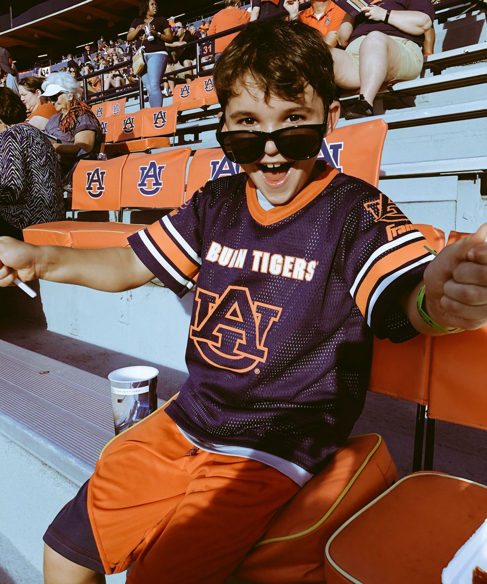 spacekeg's tweet photo. #WarEagle https://t.co/fSbxTL9COP