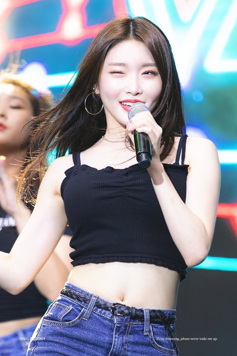 chungha pics! tweet media